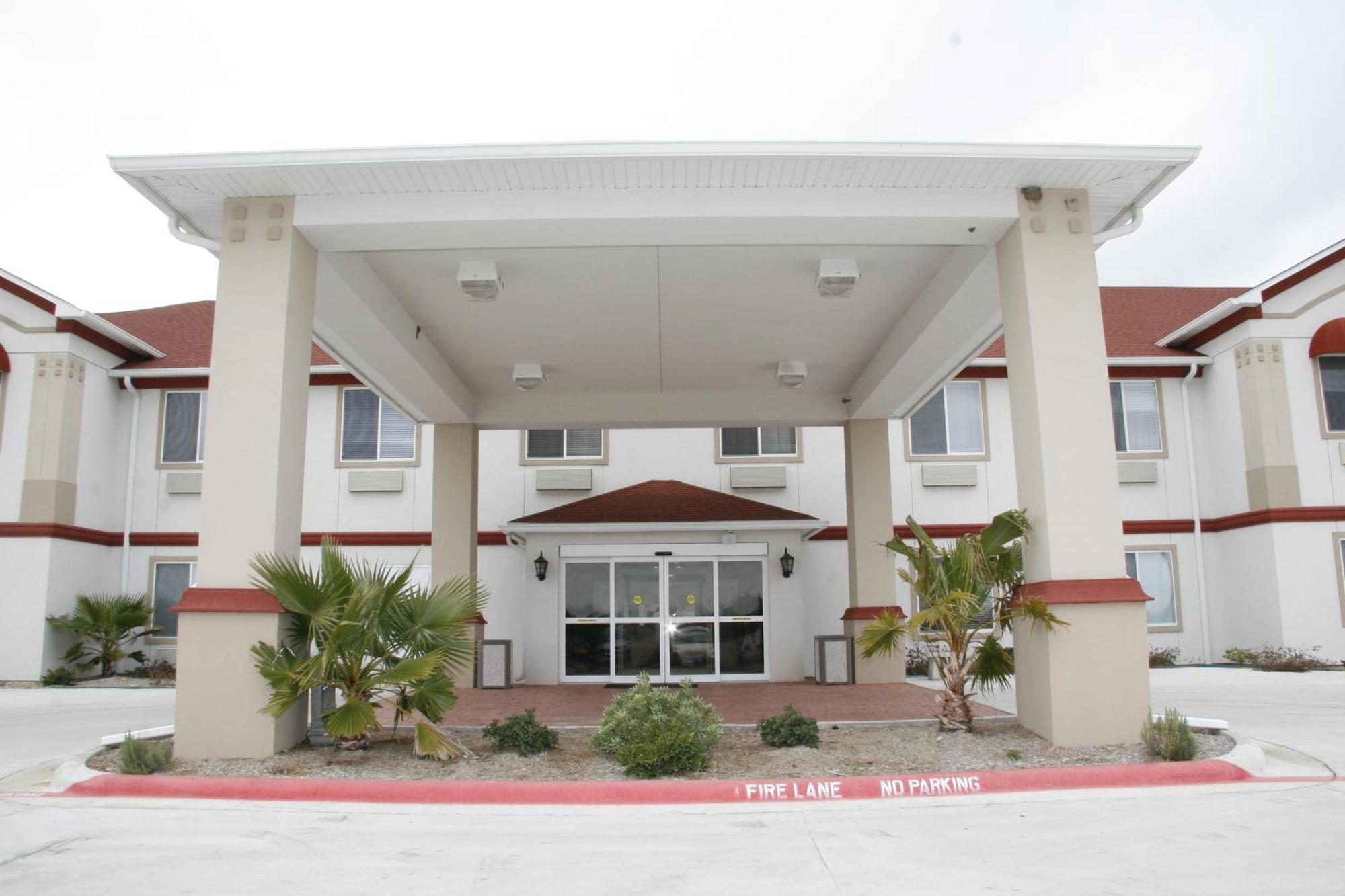 Budget Host Inn And Suites Cameron Zewnętrze zdjęcie